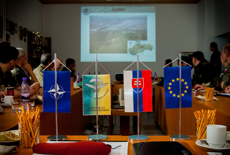 013_2014_05_23_nvteva_vojensk_diplomatick_zbor